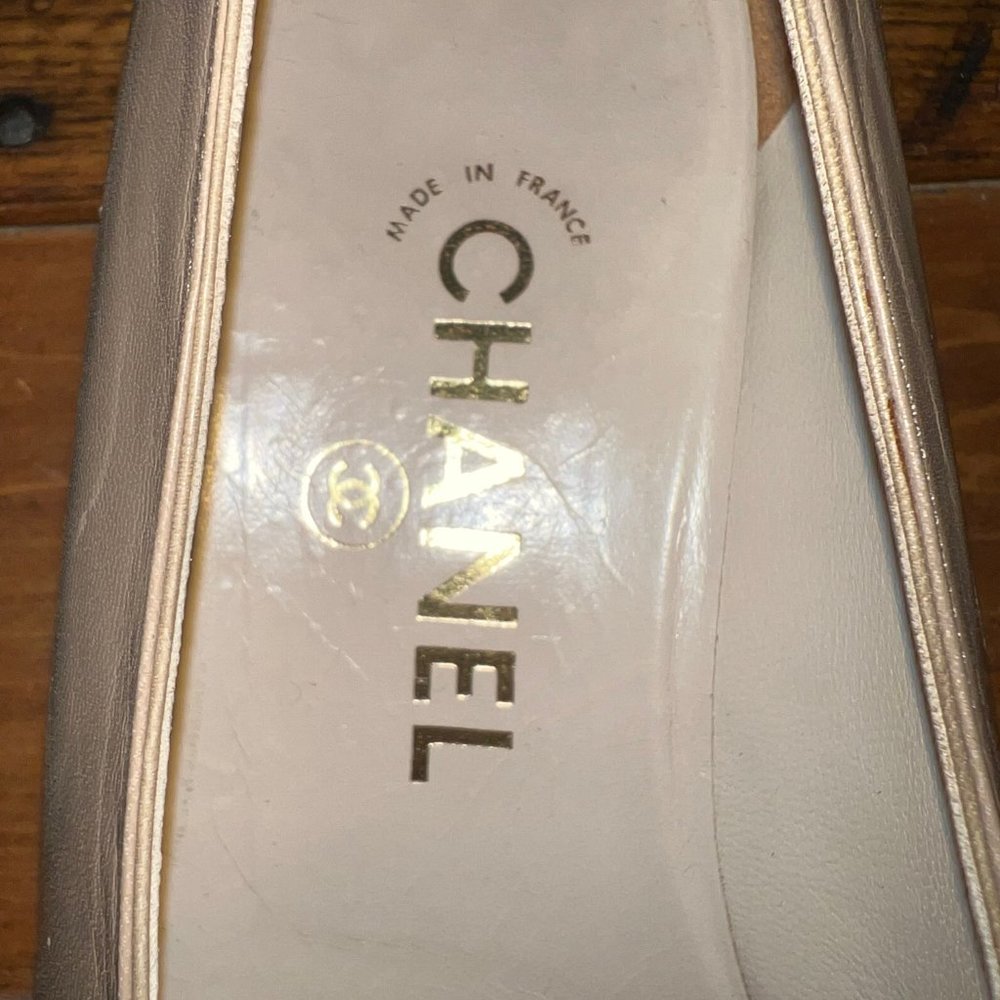 CHANEL vtg Tan Leather Flats Black Cap Toes Box Dustbag COUPE' MONTE' FINI MAIN - Picture 4 of 7